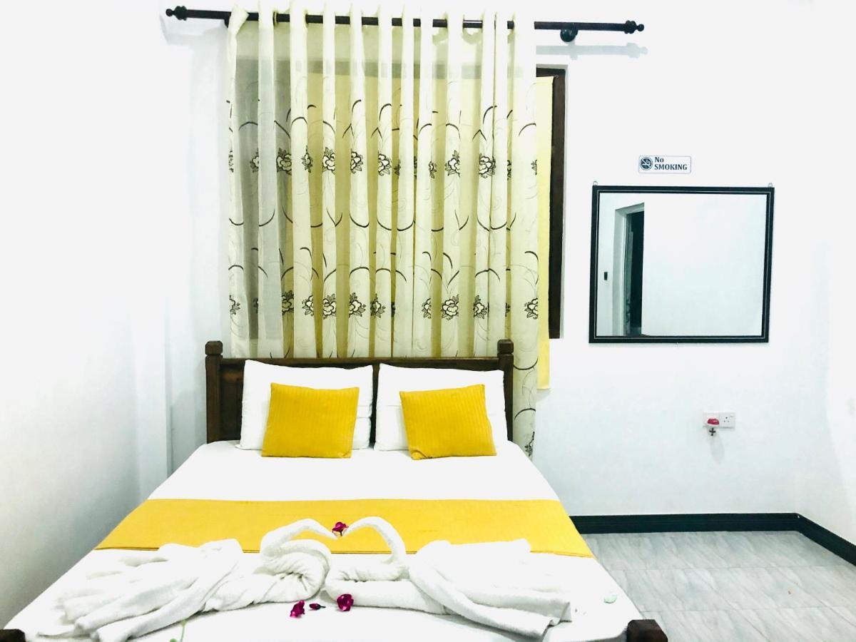 Freedom Inn Negombo Exterior foto